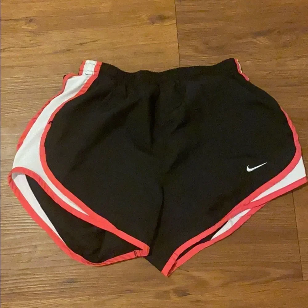 LIKE NEW Nike Running Shorts Blaxk Pink XS